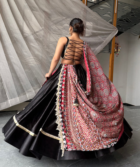 Ajrak black
