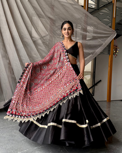Ajrak black