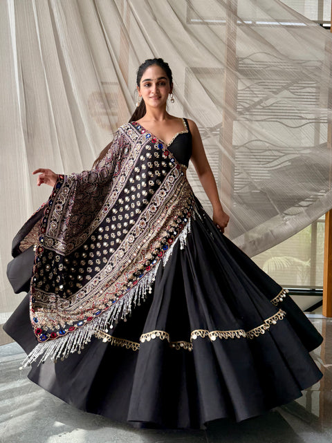 Ajrak black