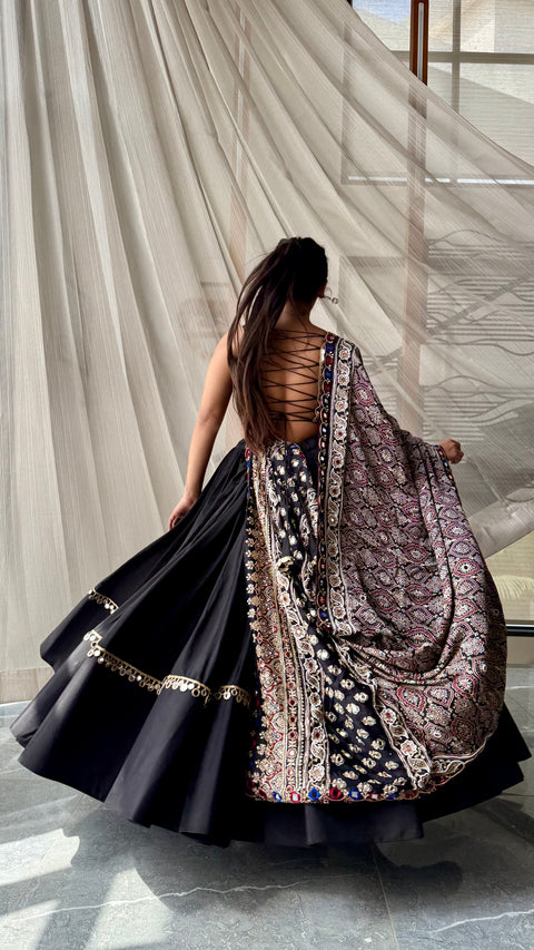Ajrak black