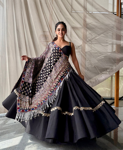 Ajrak black
